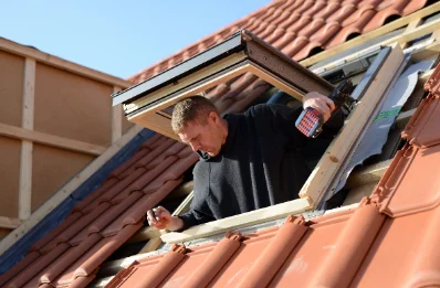 Pose de fenêtres de toit Velux à Ledeuix